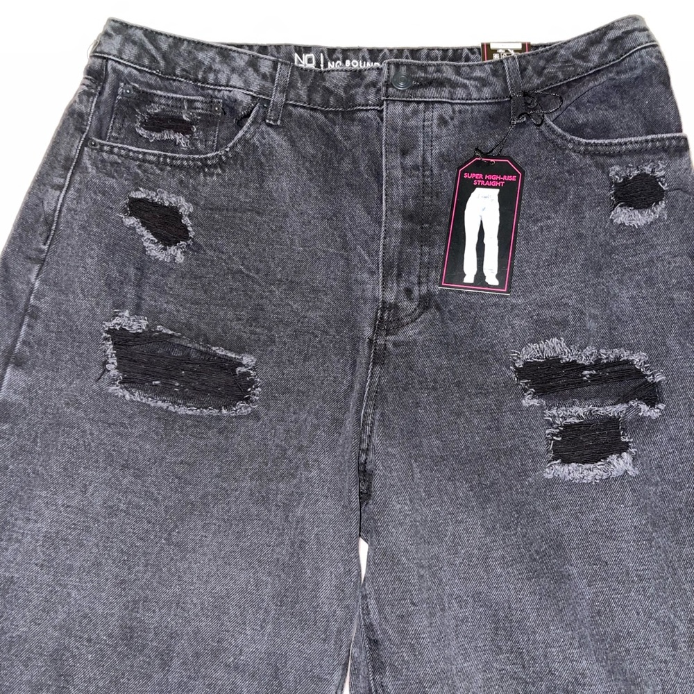 Distressed black mom Jeans🖤👽